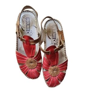 Women's leather closed toe sandals